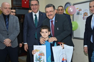 Başkan Genç, karne heyecanına ortak oldu