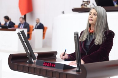 CHP’li Sibel Suiçmez: “Laik hukuk devletinin teminatı olan haklarımızı korumakta kararlıyız!”