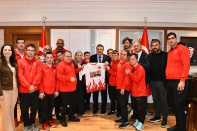 Başkan Genç’ten down sendromlu milli sporculara destek