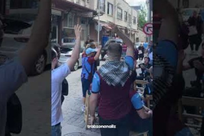 Trabzonspor taraftarı Gaziantep sokaklarında tezahüratlarla maçı bekliyor!