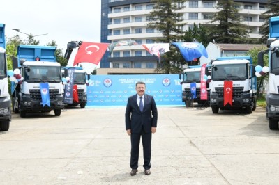 Büyükşehir Belediyesi 15 yeni aracı filosuna kattı
