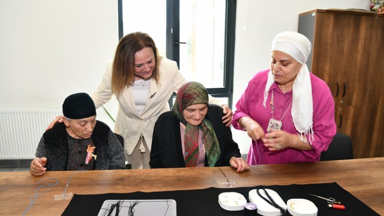Huzurevi sakinleri hünerlerini gösterdi