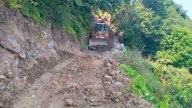 Ortahisar'da yol seferberliği aralıksız sürüyor