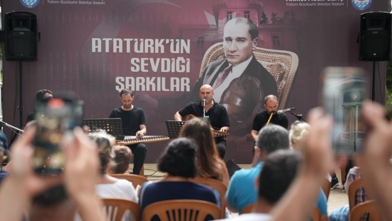 Atatürk'ün sevdiği şarkılar Köşk'te yankılanıyor