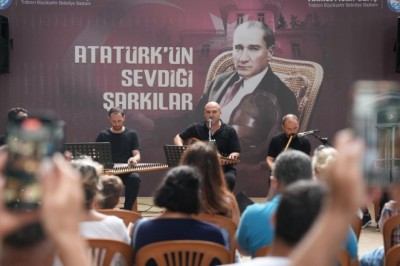 Atatürk'ün sevdiği şarkılar Köşk'te yankılanıyor