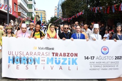 Horon festivali Trabzon'da coşkuyla başladı