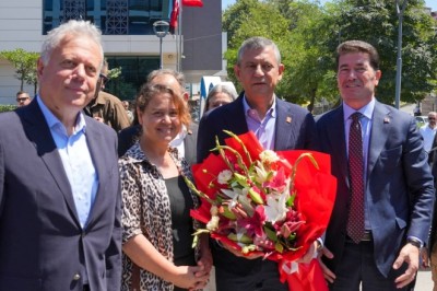 CHP Genel Başkanı Özel, Başkan Kaya'yı ziyaret etti