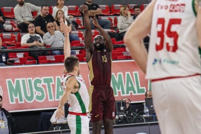 Bordo-Mavililer İzmir’de Parladı: Trabzonspor Farklı Kazandı!