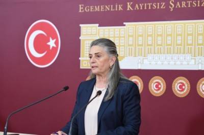 CHP’li Sibel Suiçmez: “Bu ülkede yoksulluğun adı kader değil, yanlış politikadır”