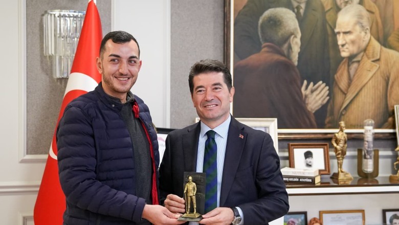 Anıtkabir'deki askerden Başkan Kaya'ya ziyaret