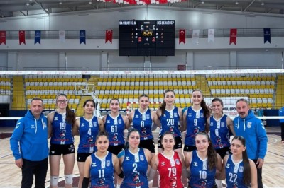 Beşikdüzü Voleybol, Bayburt Gençlik Merkezi’ni Set Vermeden Geçti!