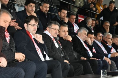 Başkan Genç'ten Şampiyon Sebat Gençlik'e tebrik
